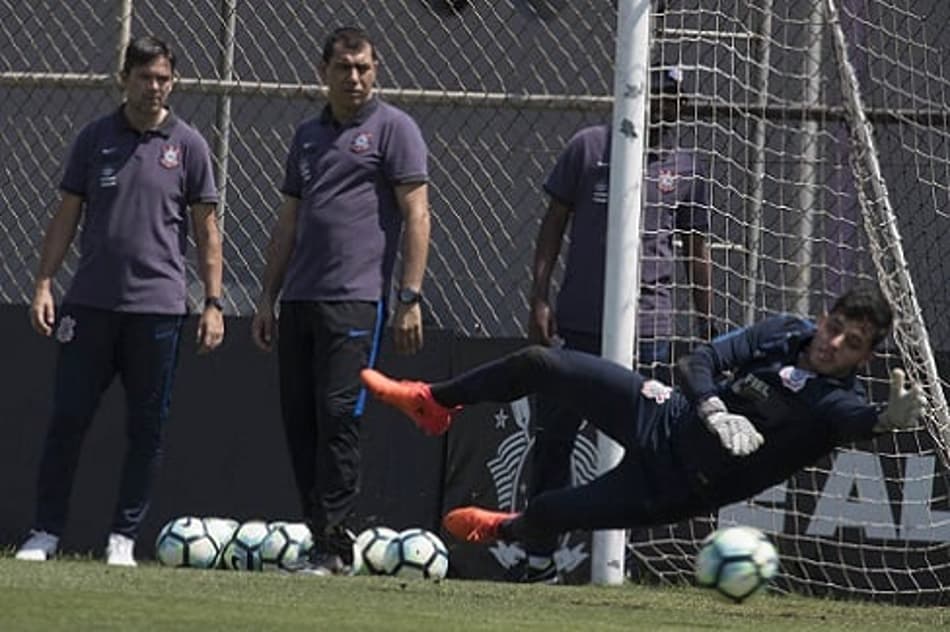 O momento do Corinthians serve de amadurecimento para Carille