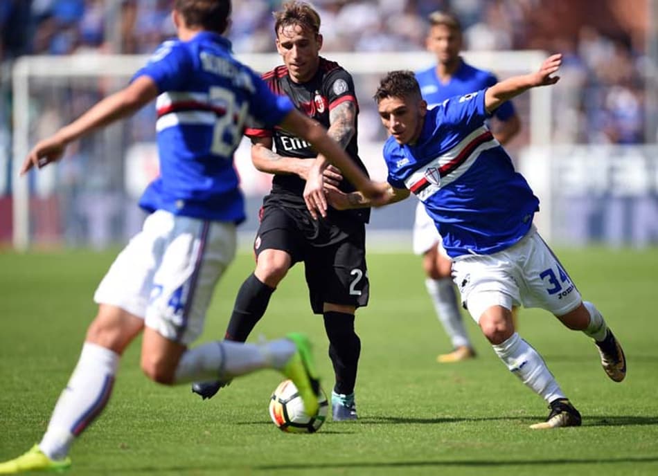 Com pênalti anulado, Sampdoria derrota Milan e sobe na tabela