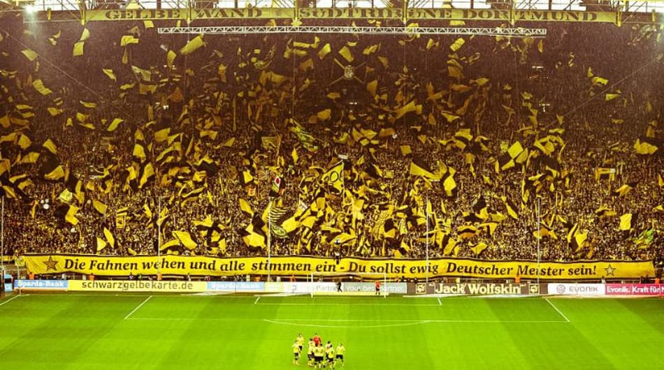 Um dia na Muralha Amarela: torcida do Dortmund lembra o Mineirão dos anos 90