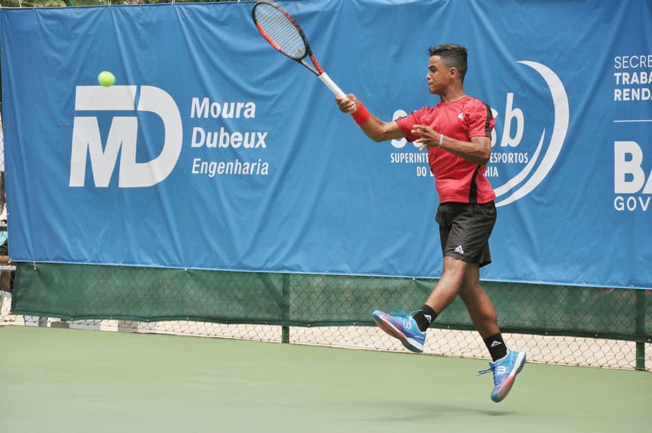 Filho de feirante e doméstica, alagoano derruba americano, avança no 33º Bahia Juniors Cup