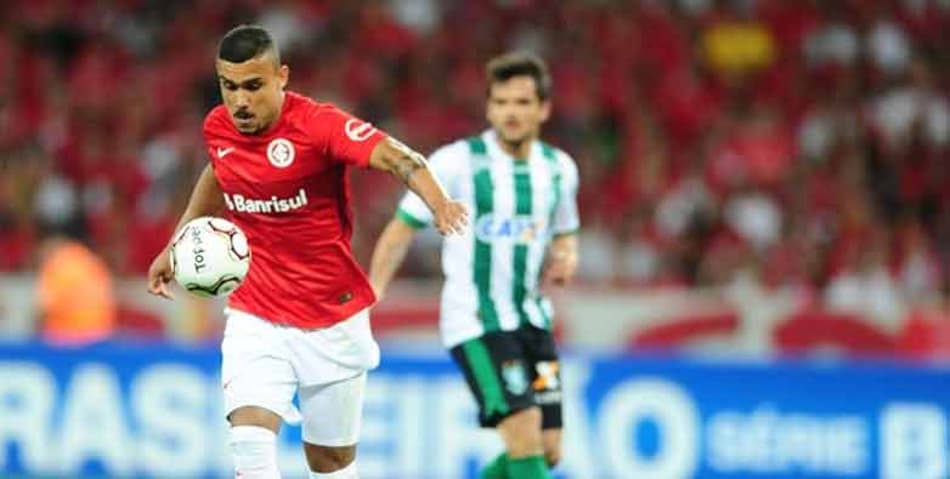 No sufoco, Inter vence América-MG e assume liderança isolada da Série B