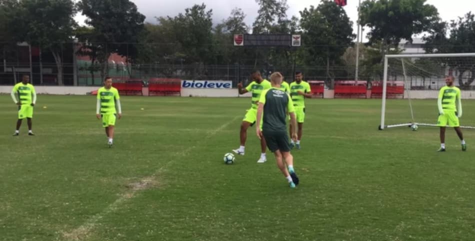 Chapecoense encerra preparação com treino leve para encarar o Vasco