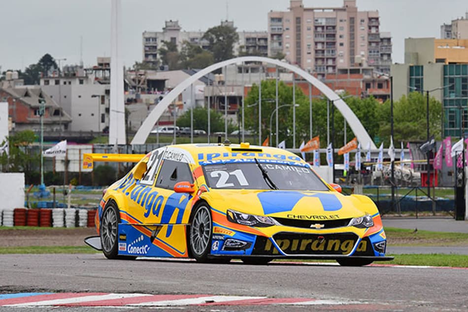 Líderes do campeonato comandam primeiro treino na Argentina
