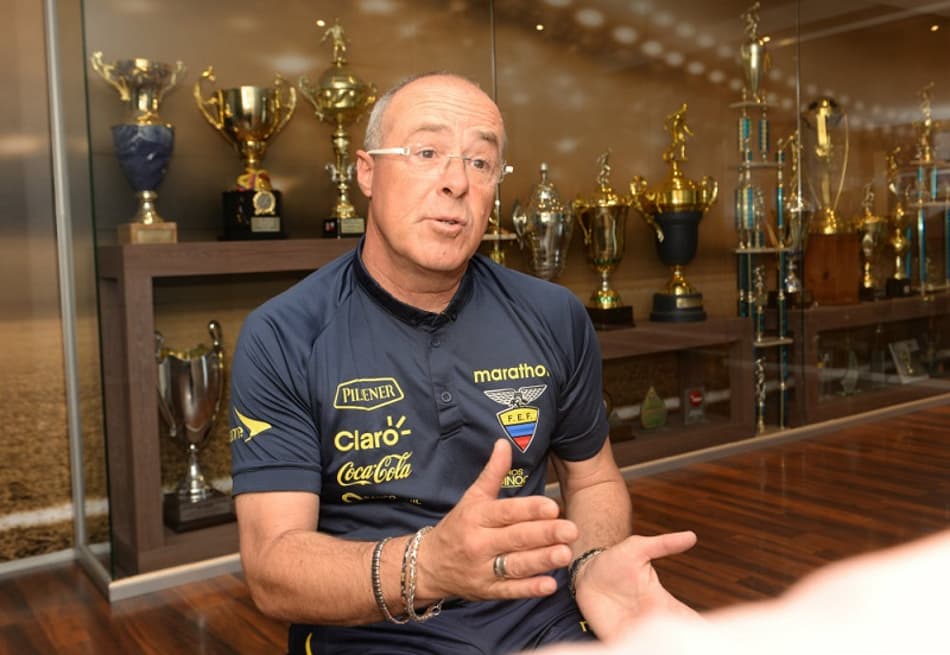Técnico do Equador sabe bem o que não deve fazer diante do Chile