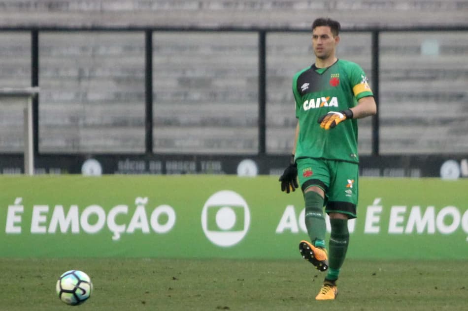 Martin Silva inicia nesta terça recuperação para jogo contra o Avaí
