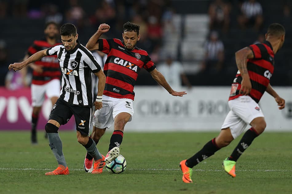 Vitória comemora período para treinos fora da zona de rebaixamento