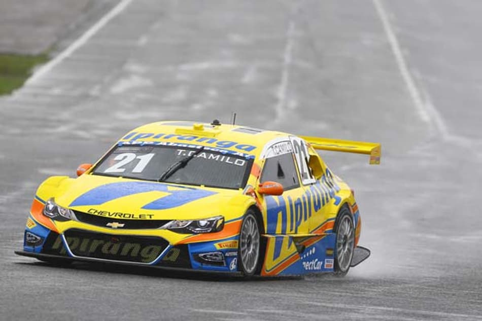 STOCK CAR: Thiago Camilo segue firme na direção da liderança