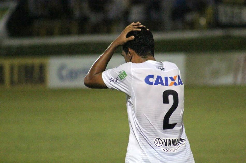 ABC afasta lateral-direito Jonathan Bocão por ato de indisciplina