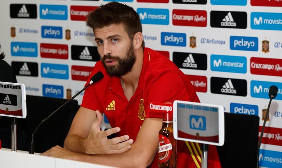 Coletiva de Piqué