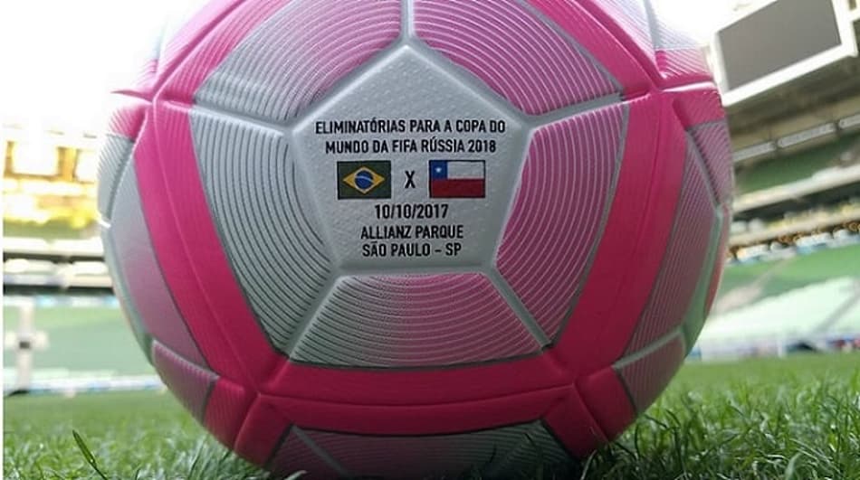 Brasil e Chile, no Allianz Parque, terá bola especial do outubro rosa