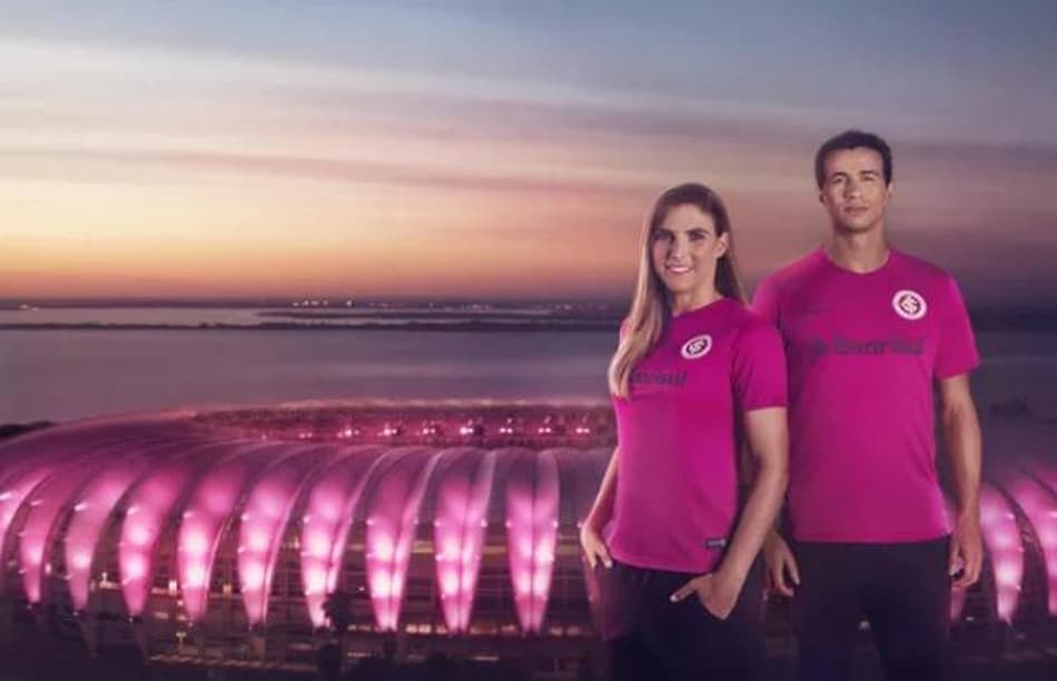Internacional lança camisa em homenagem ao outubro rosa