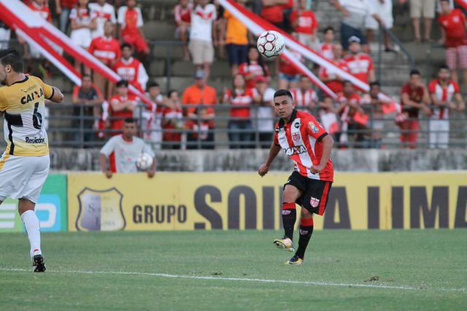 Elenco do CRB comemora poder de reação contra o Náutico