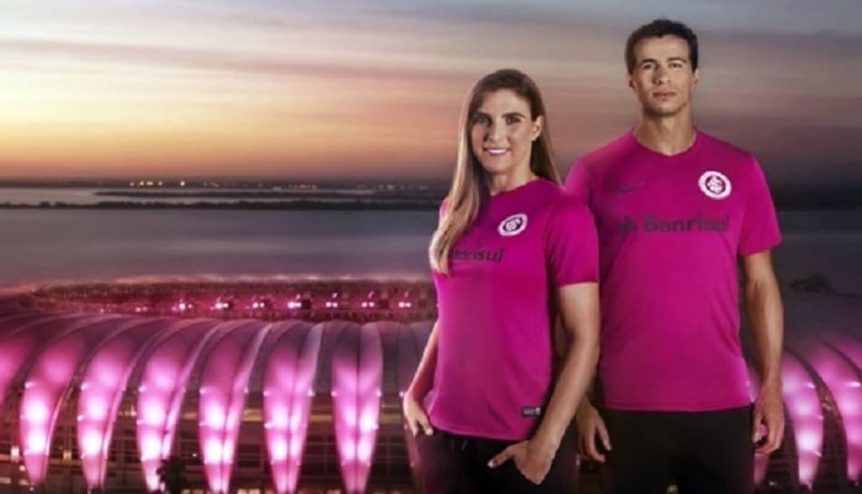 Internacional lança camisa em homenagem ao Outubro Rosa