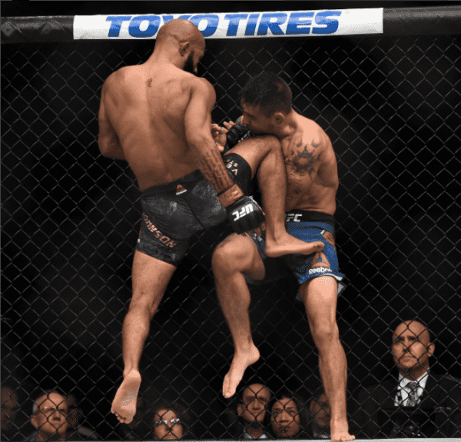 Johnson e mais três levam R$ 158 mil de bônus após o UFC 216