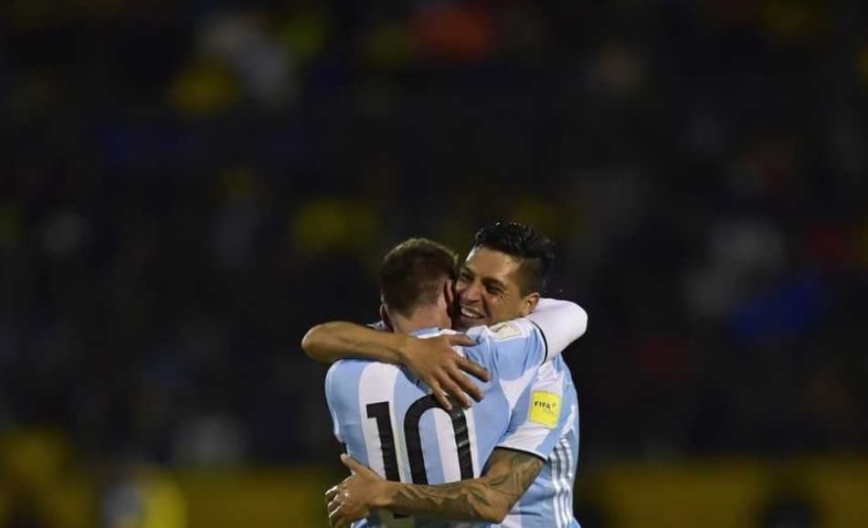 Volante da Argentina se emociona ao falar sobre vaga na Copa do Mundo