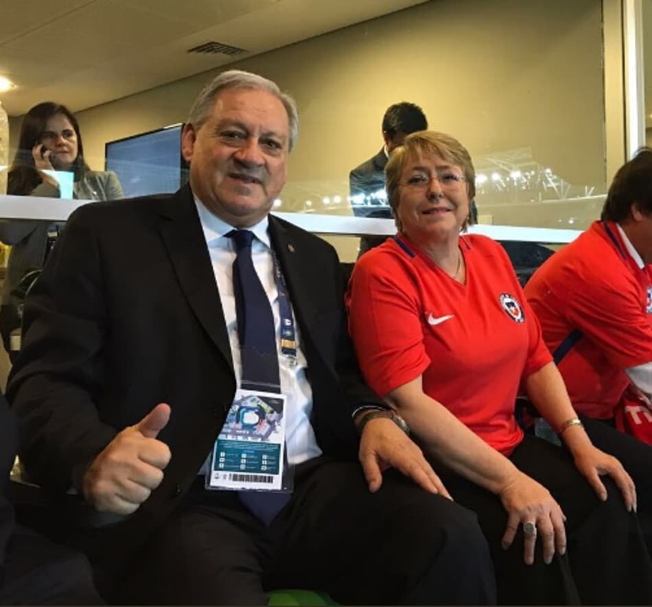 Presidente do Chile manda mensagem de apoio aos jogadores após desclassificação