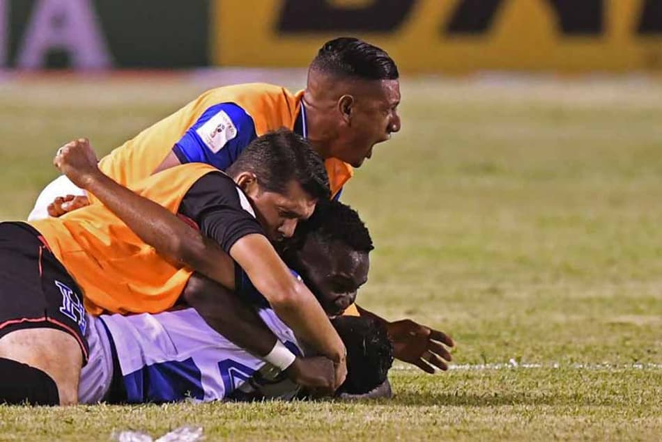 Última chance para Honduras e Peru