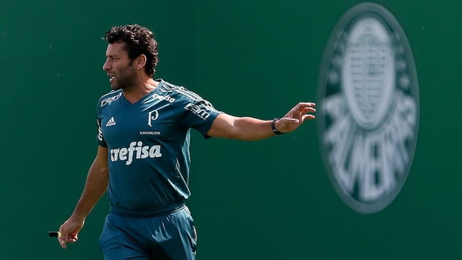 Querido pelo elenco, Valentim assume para tentar criar 'sombra' em Mano