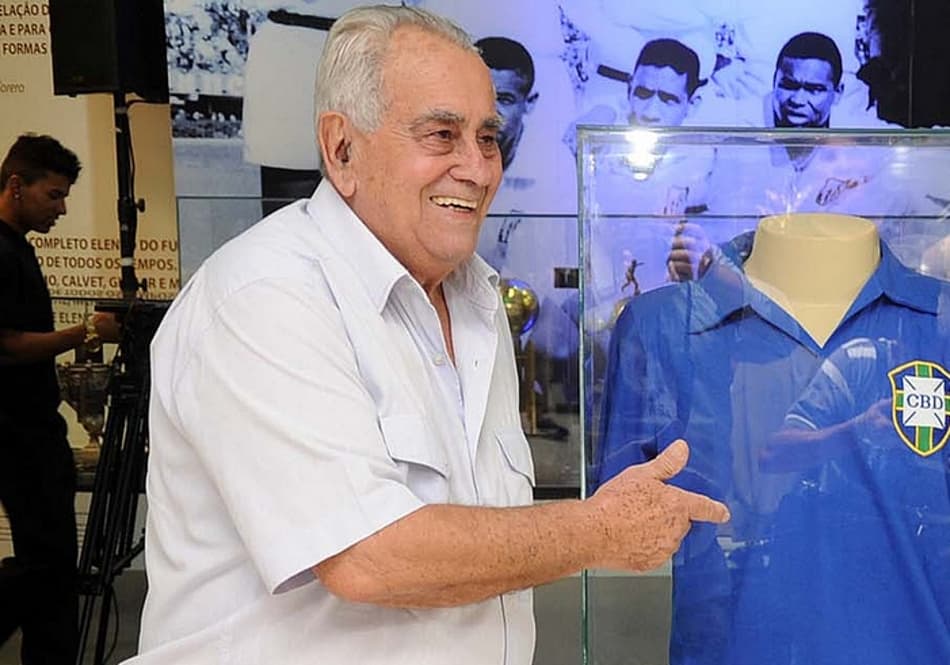 Estátua de Zito será inaugurada em Santos com um ano de atraso