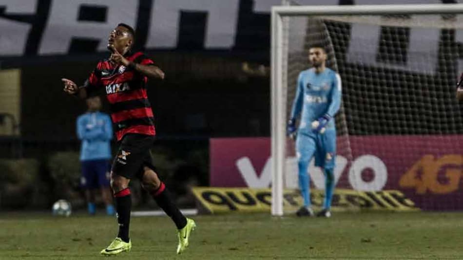 Jogadores do Vitória exaltam postura da equipe contra o Santos
