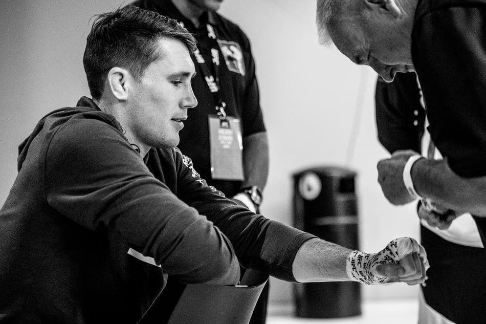 Após nocaute, Darren Till estreia no top 10 em ranking dos meio-médios
