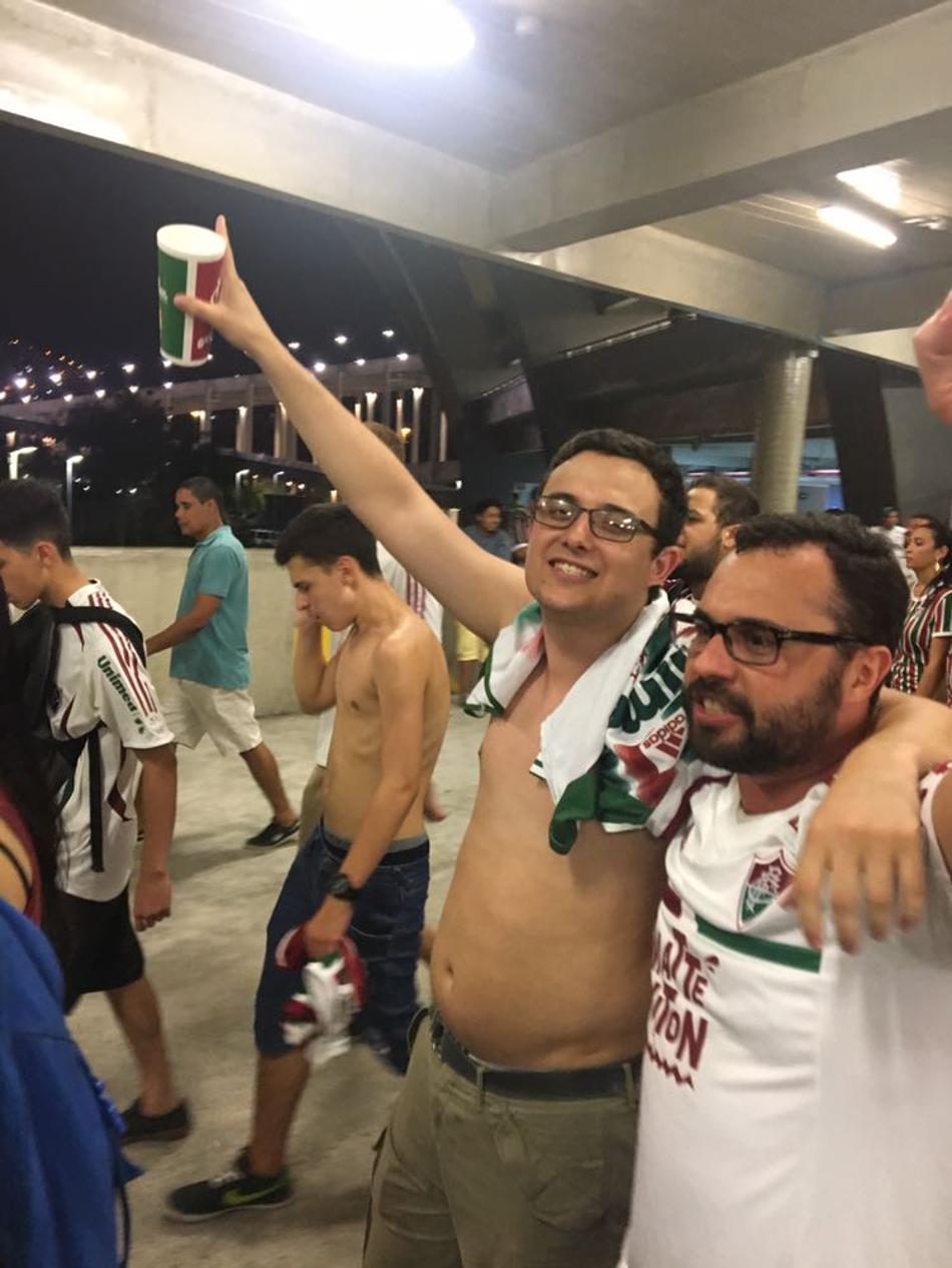 Mario Bittencourt curte momento torcedor após vitória no Maracanã