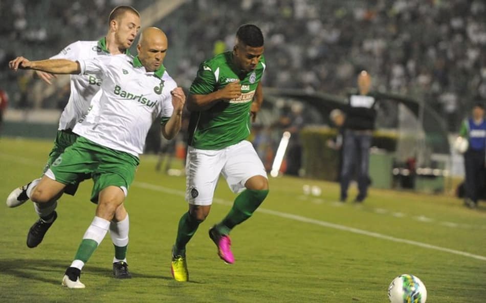 Guarani tenta se afastar da zona de rebaixamento diante do Juventude