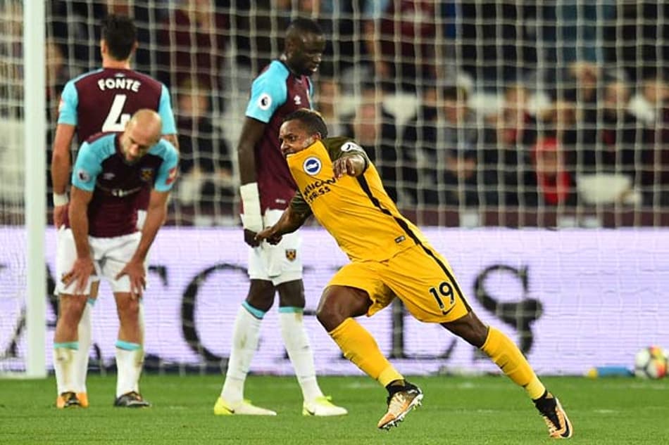Izquierdo marca de direita, e Brighton passa fácil pelo West Ham