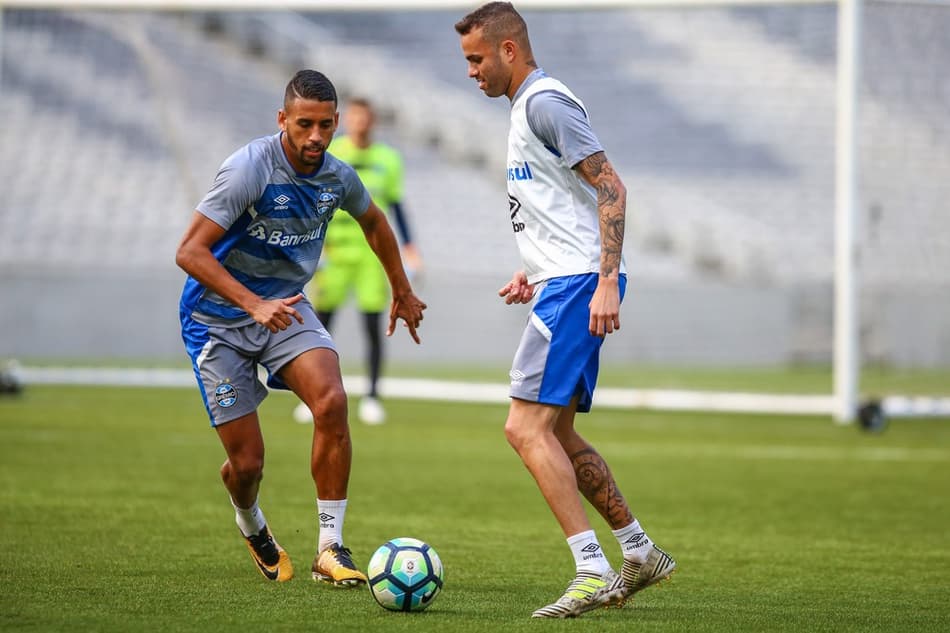 Renato Gaúcho monta Grêmio com apenas dois titulares