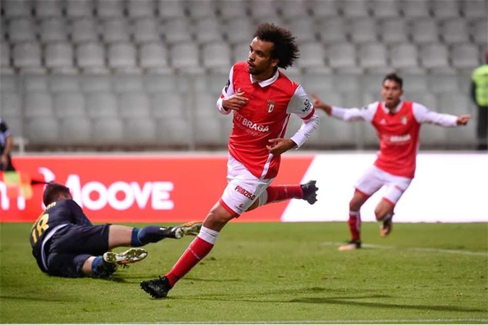 Português: Vitória de Guimarães e Portimonense fazem jogo de seis gols