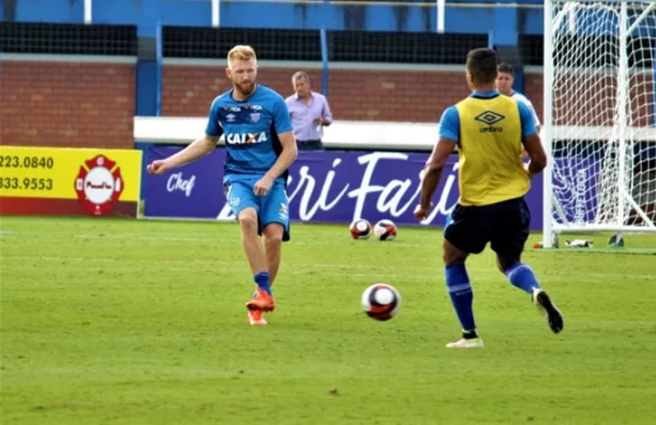 Alemão volta a treinar e Avaí indica formação para enfrentar o Grêmio
