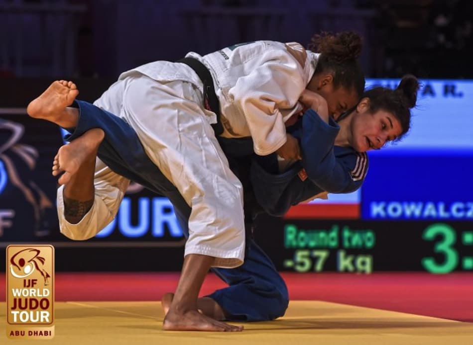 Rafaela, Érika e Kitadai conquistam pratas para o Brasil no primeiro dia de Grand Slam de Abu Dhabi