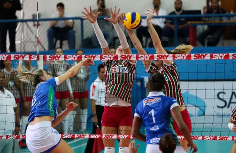 Camponesa/Minas consegue primeira vitória na Superliga