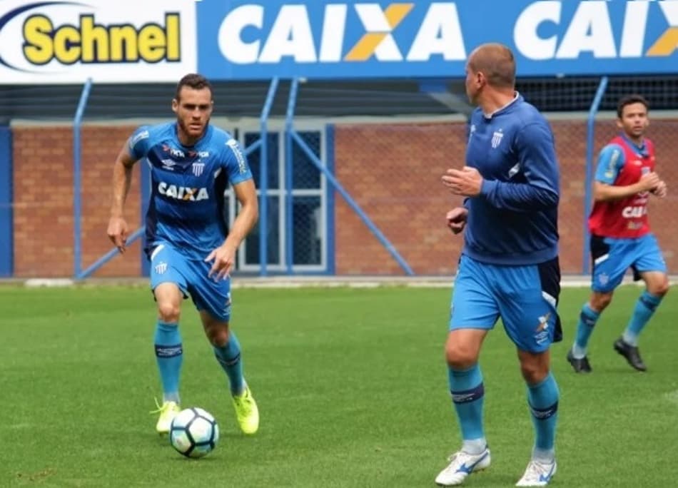 Avaí encerra preparação e está definido para enfrentar o Grêmio