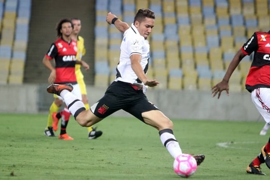 Jean é o primeiro jogador a chegar aos 100 desarmes no Brasileirão 2017
