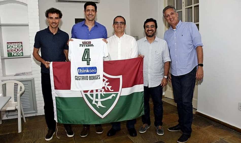 Flu anuncia parceria com medalhista olímpico para escolinhas de natação