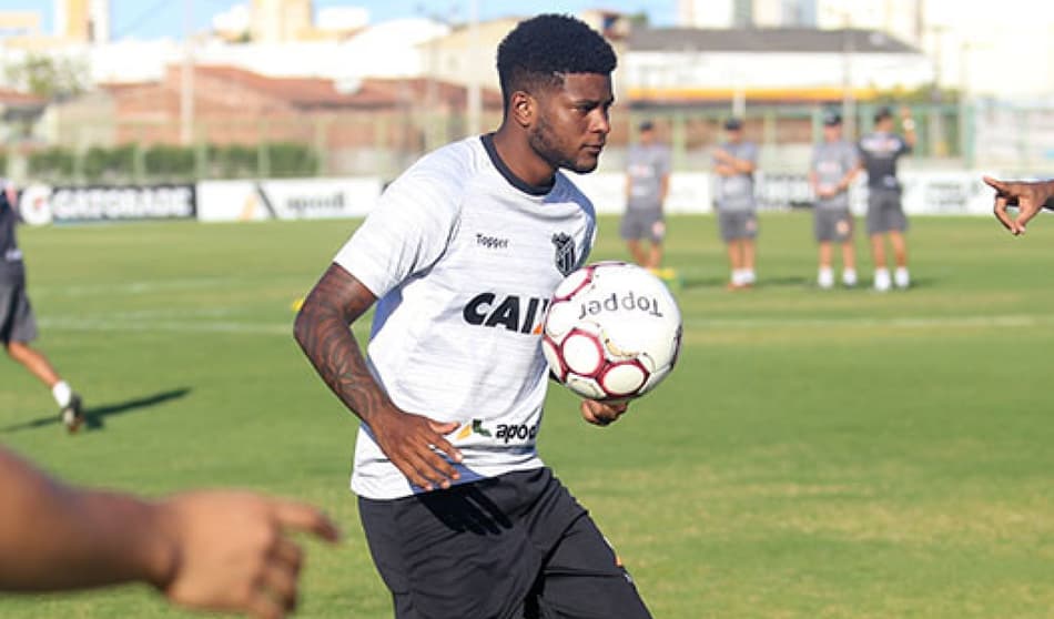 Rafael Carioca comemora a chance de jogar contra o Juventude