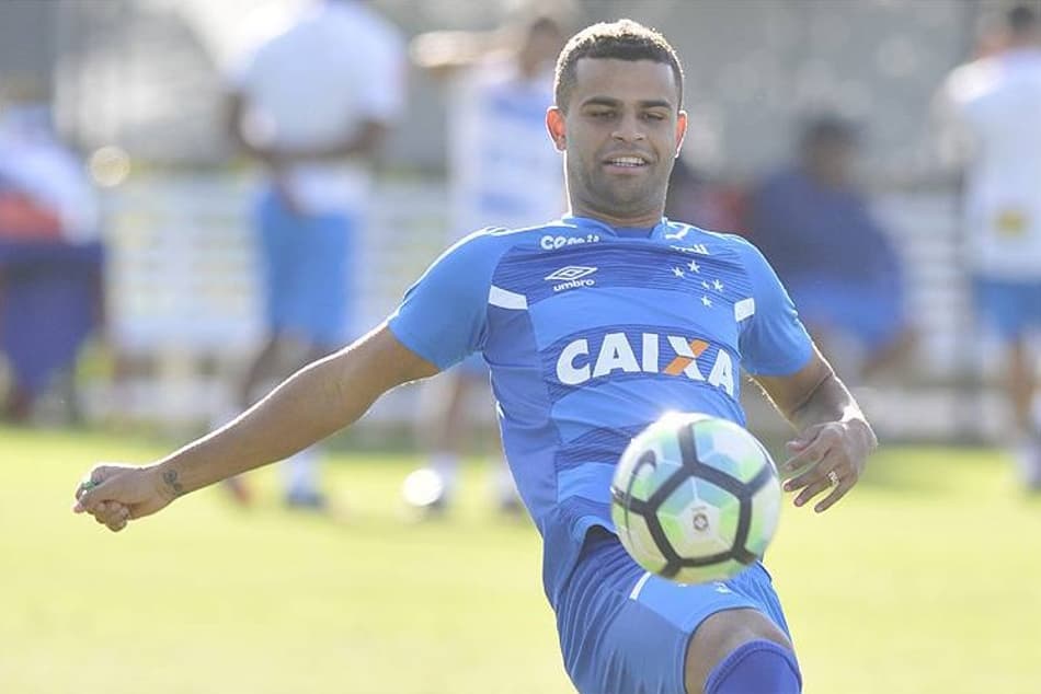 De olho no Furacão, Cruzeiro treina com os retornos de Alisson e Murilo