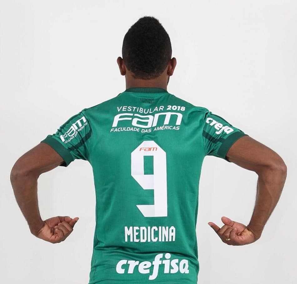 Patrocinadores trocam de lugar no Dérbi, e Verdão terá camisa diferente