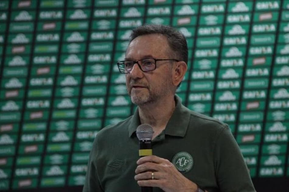Chape mira em jogadores da Ponte, Coritiba e Atlético-GO