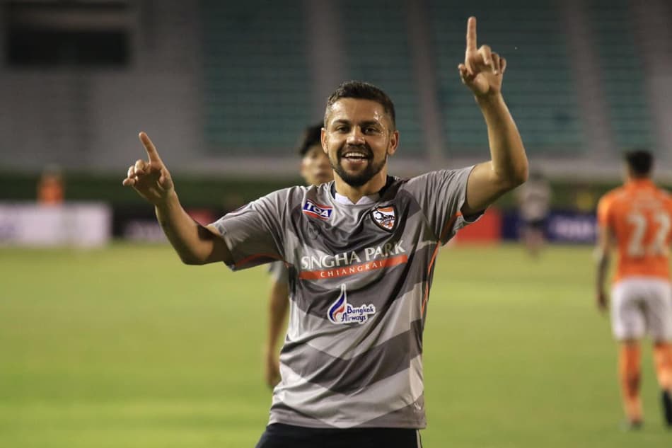 Com gol de Felipe Azevedo, Chiangrai avança a final da Copa da Liga da Tailândia