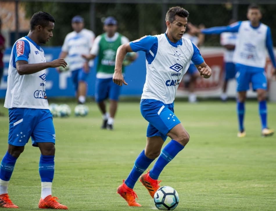 Cruzeiro pode contar com Manoel e Alisson para enfrentar o Atlético-PR