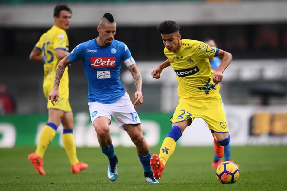 Napoli joga mal e empata com o Chievo; Roma vence a Fiorentina