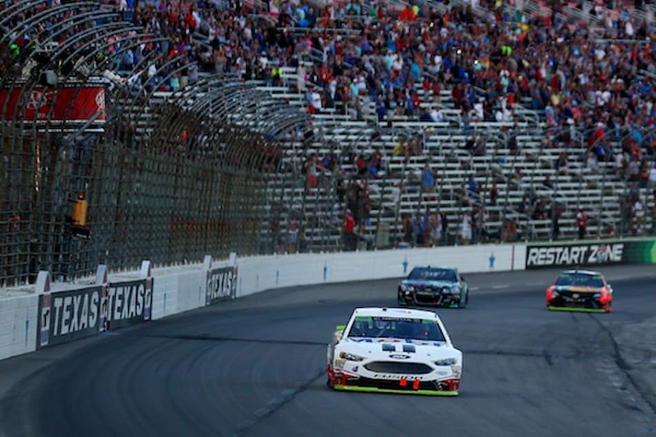 NASCAR: Kevin Harvick vence etapa do Texas e garante vaga na decisão dos playoffs