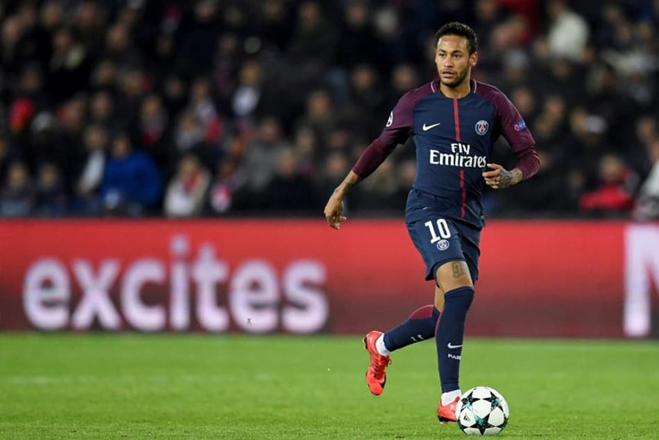 Colega de Neymar no PSG rebate insatisfação do elenco com o brasileiro