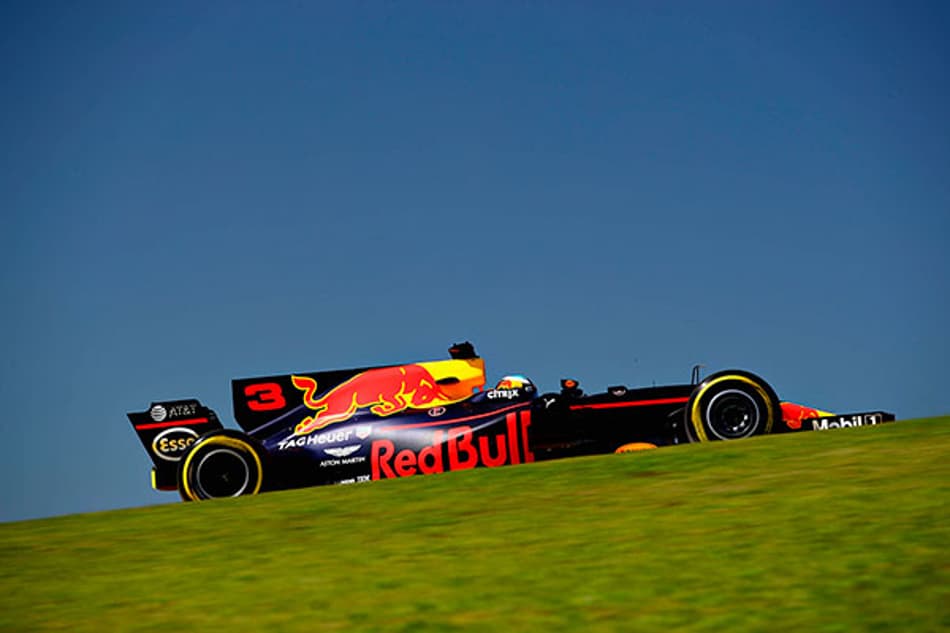 Ricciardo e dupla da Toro Rosso perderão posições no grid após troca de motor