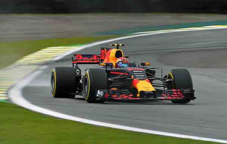Verstappen espera estar mais próximo da Mercedes na corrida