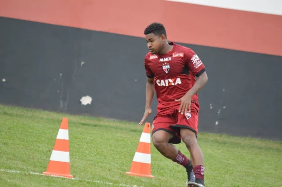 Diante do Sport, Jefferson Nem pode estrear pelo Dragão; Ronaldo retorna