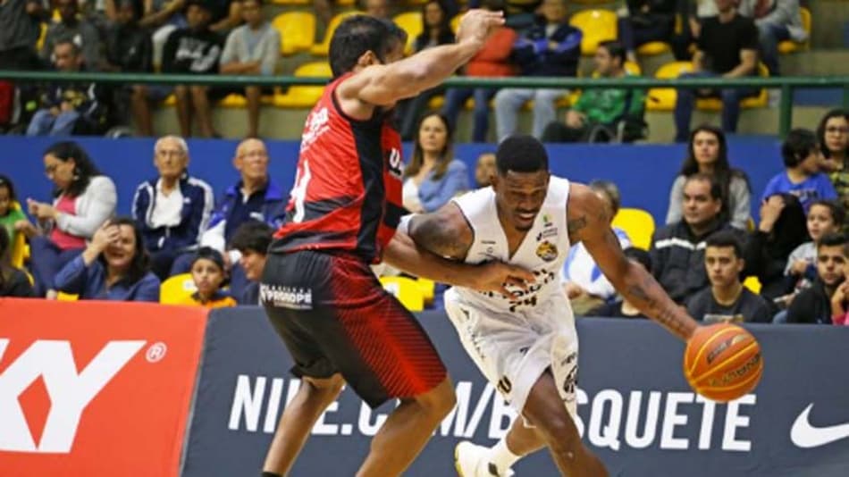 Mogi das Cruzes bate o Vitória e Franca passa pelo Paulistano no NBB