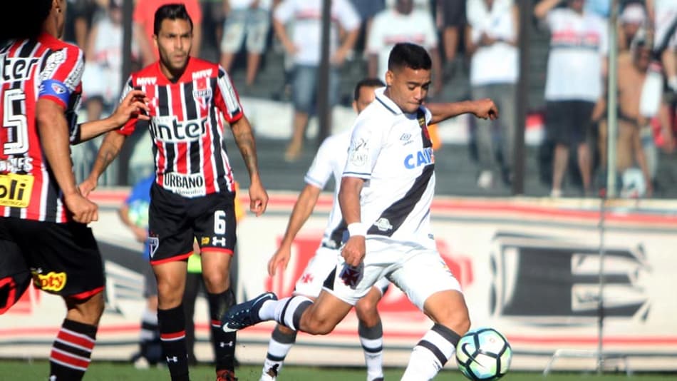 Vasco quebra mais um recorde de finalização, mas peca na pontaria
